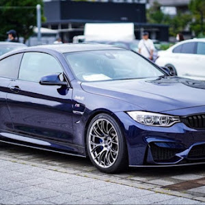 M4 クーペ F82