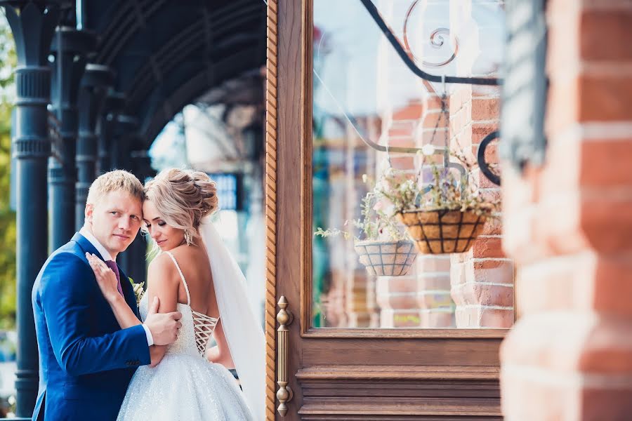 Fotógrafo de casamento Denis Osipov (svetodenru). Foto de 14 de dezembro 2017