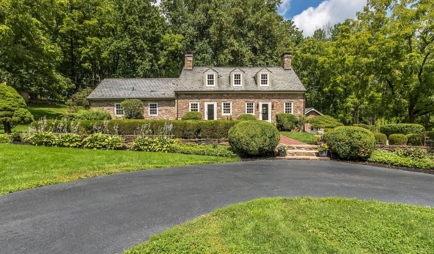 Farm house with garden Stockton