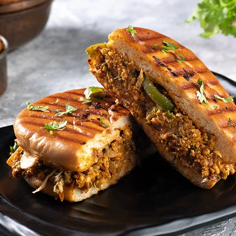 Chicken Keema Kulcha Burger (Whole Wheat)