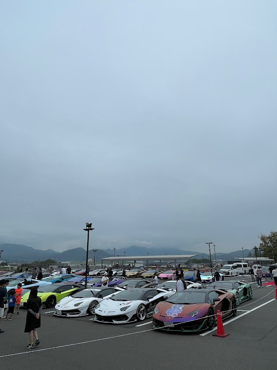 レパおさむさんが投稿した楽しい休日・イベントお手伝い・ランボルギーニ アヴェンタドール・土日の過ごし方・ありがとうございましたに関するカスタム事例の投稿画像14枚目