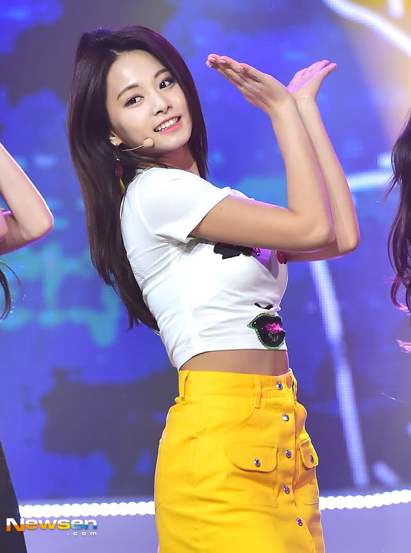 tzuyu jaune