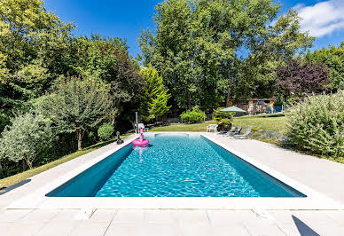 Maison avec piscine et terrasse 8