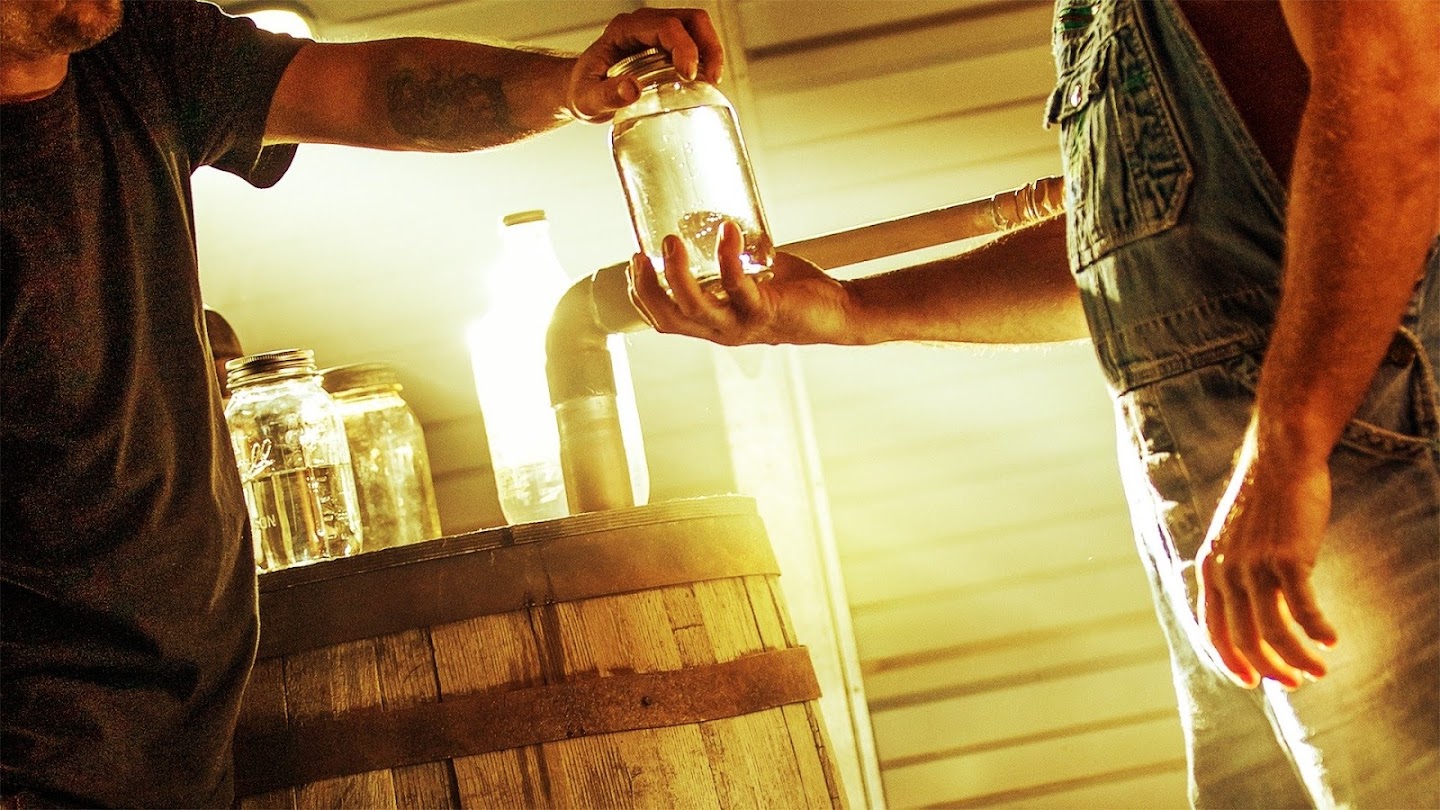 Watch Moonshiners: Whiskey Business live