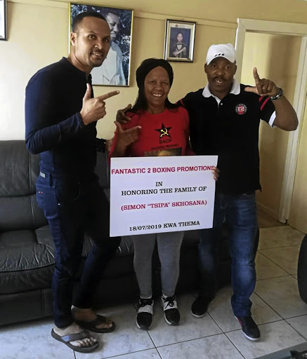 Promoters Fanakhe and Elias Tshabalala with Simon Skosana's niece Thoko Skosana.