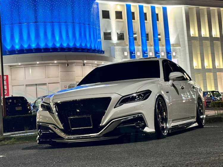 クラウンセダンの７月もよろしくお願いいたします・通勤快速車両・生脚派に関するカスタム事例の投稿画像2枚目