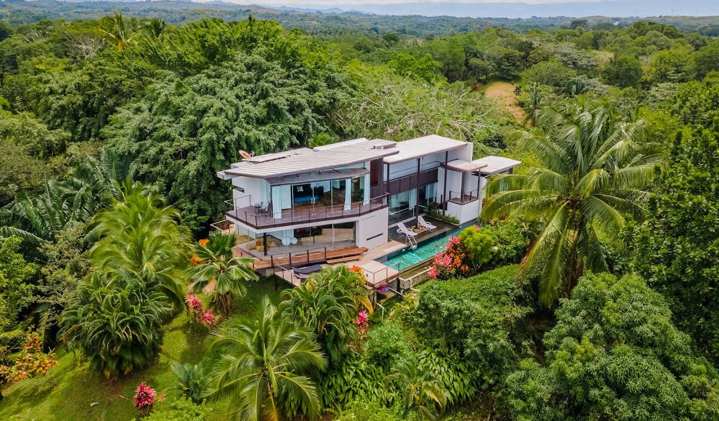 Maison avec piscine et jardin Parrita