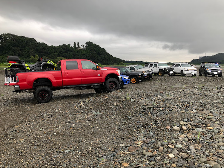 F-350の梅雨明けまだか・キャンプ・BBQ・スタック牽引に関するカスタム事例の投稿画像1枚目