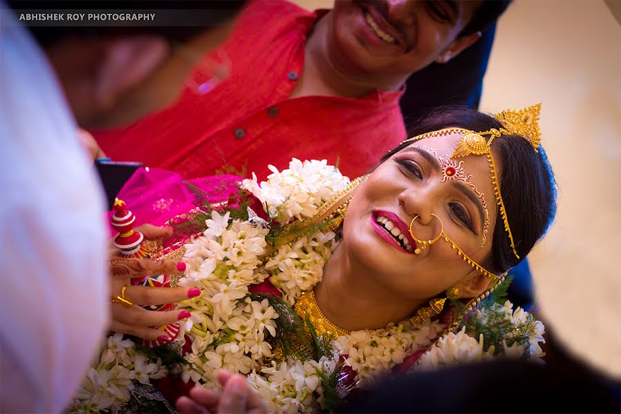 Fotógrafo de casamento Abhishek Roy (abhibcrec). Foto de 11 de setembro 2018