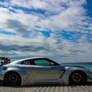 NISSAN GT-R R35