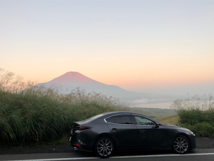 MAZDA3のさとぴんさんが投稿したカスタム事例の投稿画像2枚目