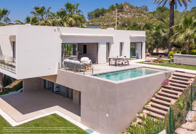 Villa with pool and terrace 2