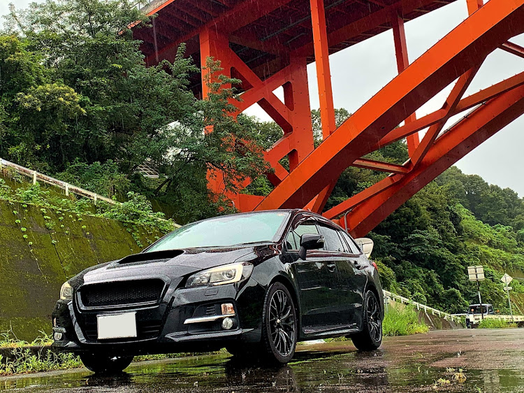 レヴォーグのレヴォーグ乗りと仲良くなりたい・スバ女・勘八峡・橋と愛車♡・赤とダーリンは映える♡に関するカスタム事例の投稿画像1枚目
