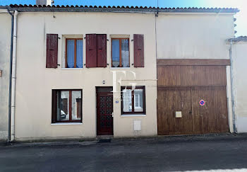 maison à Aigre (16)