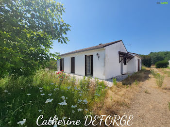 maison à Bussac-Forêt (17)