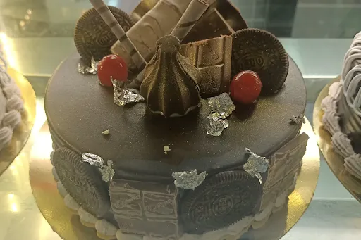 Chocolate Overloaded Cake [500 Grams]