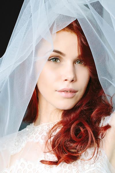 Wedding photographer Elizaveta Tikhomirova (lizatikhomirova). Photo of 18 June 2017