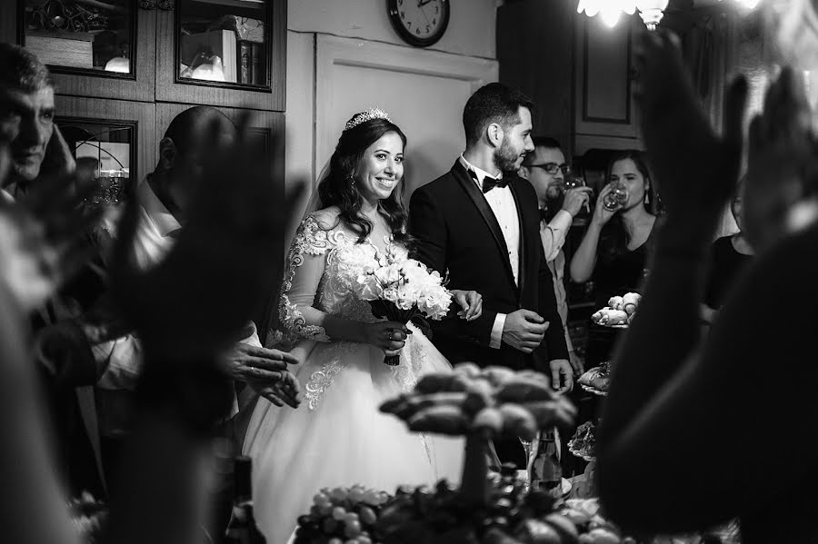 Fotógrafo de casamento Elena Azhischeva (kutsova). Foto de 18 de outubro 2019