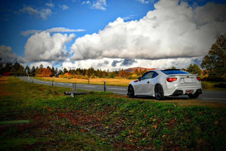 86の萱野高原・一眼レフ・八甲田山・紅葉コラボに関するカスタム事例の投稿画像1枚目