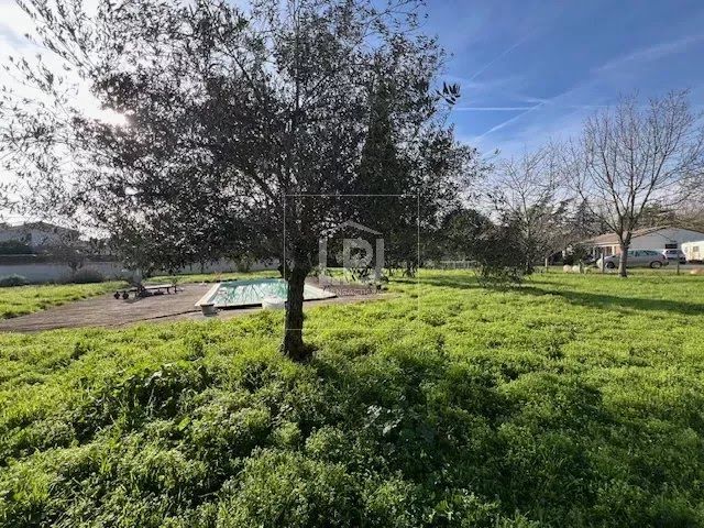 Vente terrain  1070 m² à Roques (31120), 263 750 €