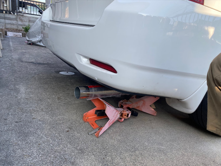 カローラフィールダーのマフラー・車高調・IDEAL・カローラフィールダーに関するカスタム事例の投稿画像1枚目