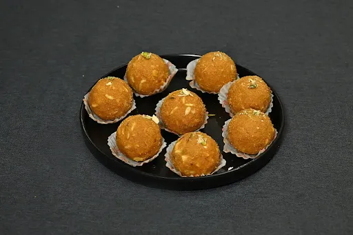 Dry Fruit Besan Laddu