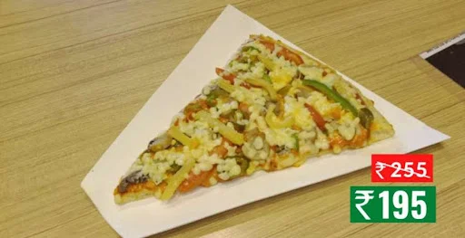 Las Vegas Treat Pizza (Personal Giant Slice (22.5 Cm))