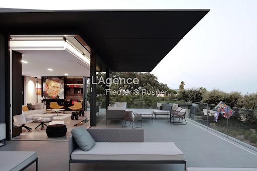 Villa with pool and terrace 5