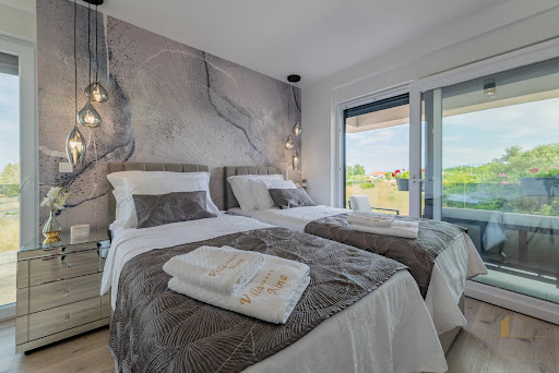 Maison contemporaine avec piscine en bord de mer 4