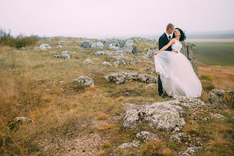 Fotografer pernikahan Rostislav Kovalchuk (artcube). Foto tanggal 5 Juni 2017