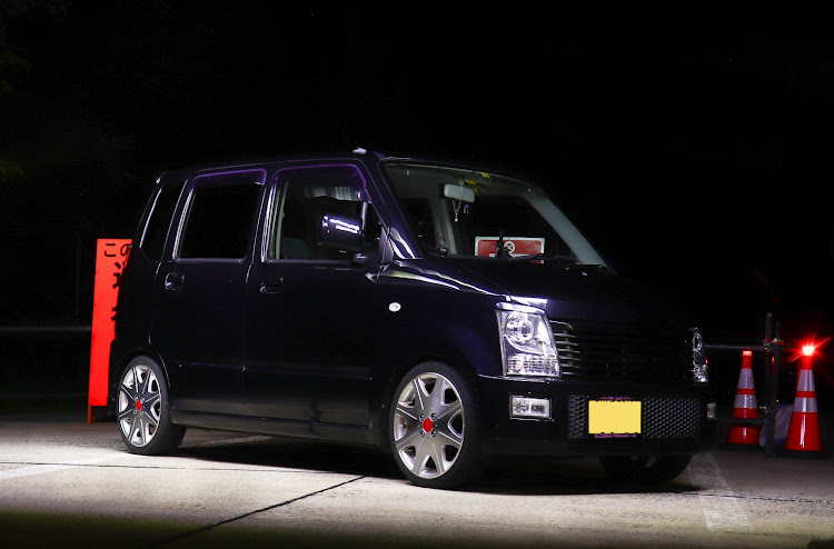 ワゴンRのクライスラー300s・ローガン・車リメイク・滝巡り・桜柄に関するカスタム事例の投稿画像6枚目