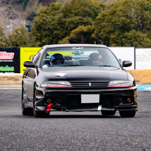 スカイライン R33