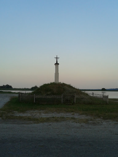 Хрест Село Лешнів