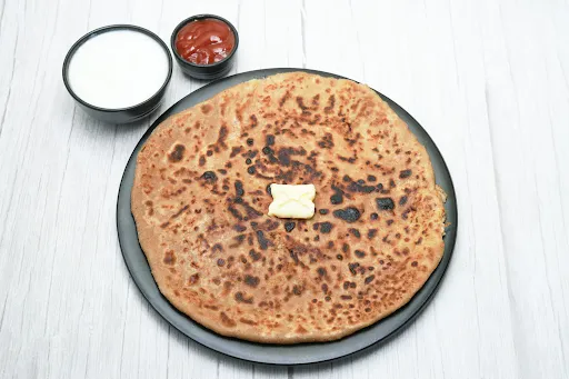 Methi Paratha With Curd