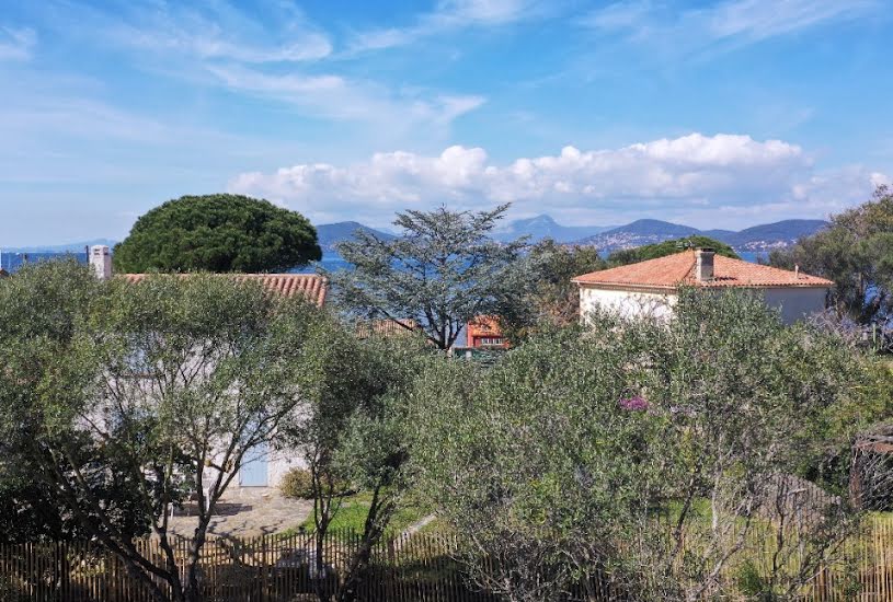  Vente Terrain + Maison - Terrain : 689m² - Maison : 122m² à Hyères (83400) 