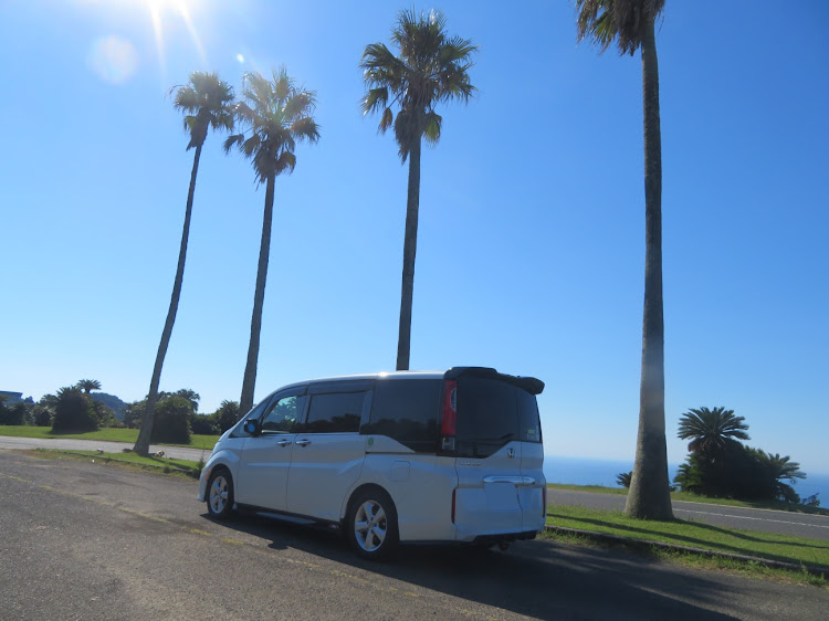 ステップワゴンスパーダのドライブ・夏休みに関するカスタム事例の投稿画像1枚目