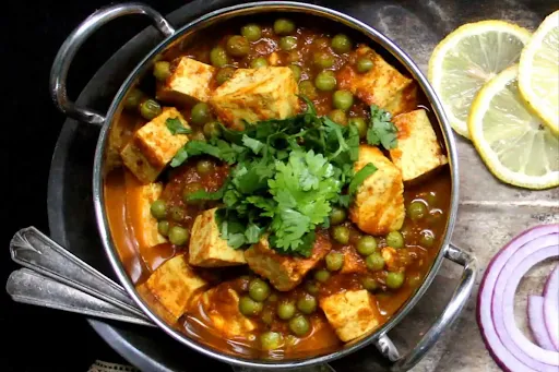 Matar Paneer