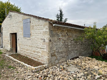 maison à Les Eglises-d'Argenteuil (17)