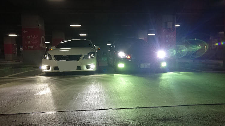 クラウンアスリートのコラボ・エムズガレージ・レッドメモリーに関するカスタム事例の投稿画像1枚目