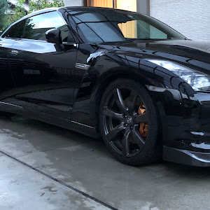 NISSAN GT-R R35