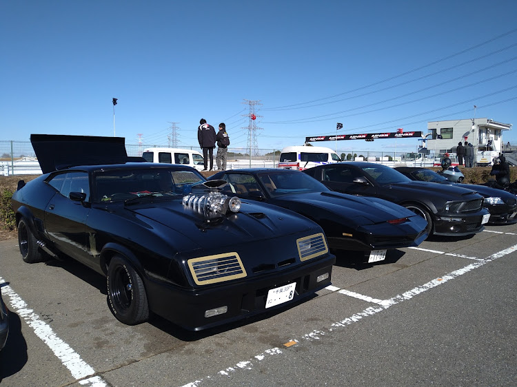 クラウンハードトップのSOLITARY・SWATレーシング20周イベント・ムービーカー・マッドマックス・ナイトライダーに関するカスタム事例の投稿画像2枚目