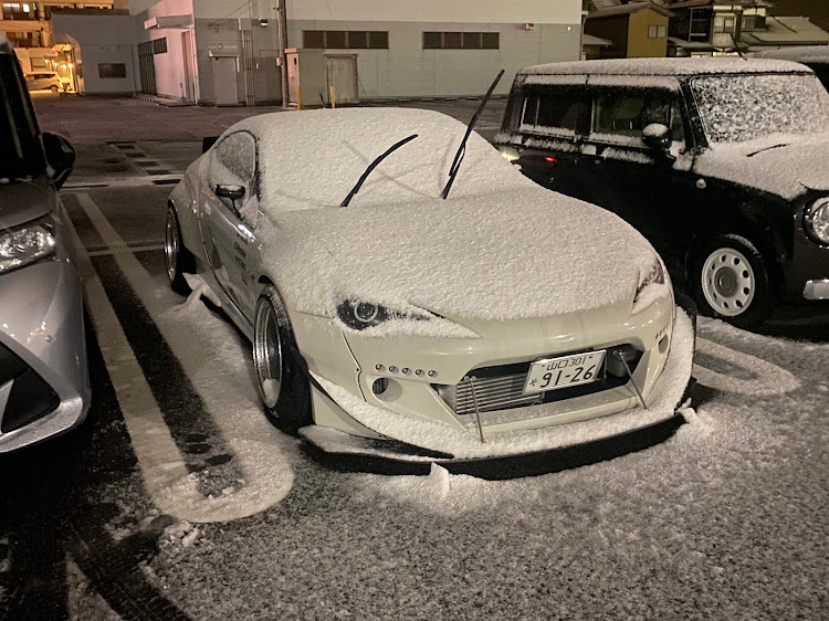 86の愛車のお尻はこんな感じ・WIDE LINE・ダックティルズ・Eat up⤴・今年もあとわずかに関するカスタム事例の投稿画像3枚目