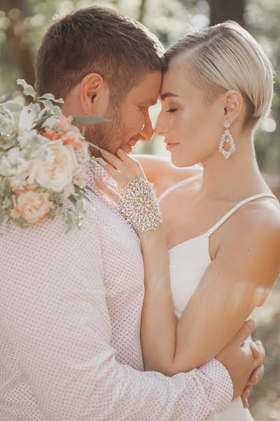 婚礼摄影师Antonina Volkogonova（to83）。2019 2月13日的照片