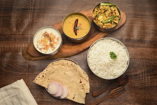 Egg Bhurji Thali