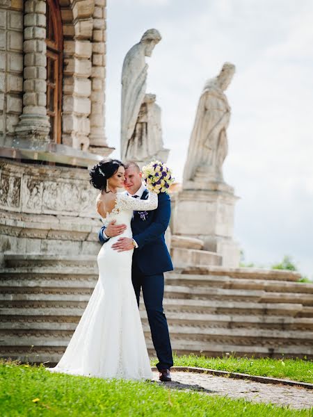 Fotógrafo de casamento Sergey Bezmenov (bezimianniy). Foto de 12 de fevereiro 2019