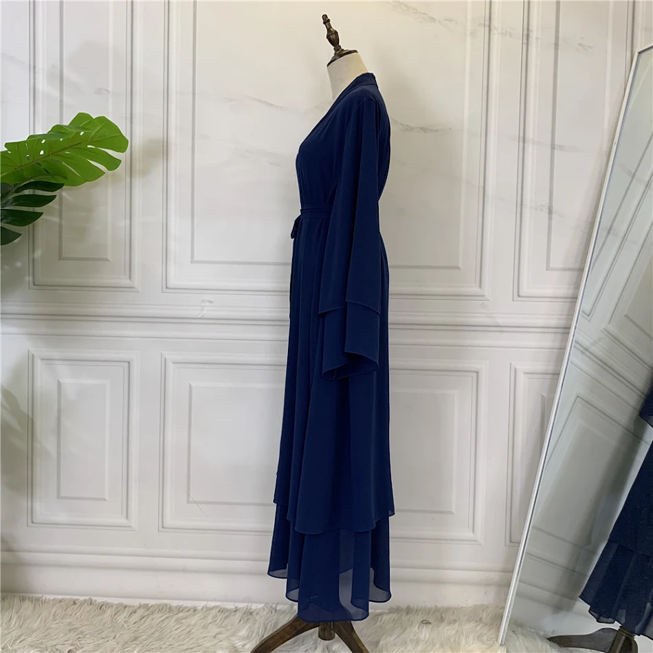 Cardigan musulmano in chiffon alla moda. Robe lunga e fluida per donne. Perfetto per occasioni speciali e look modesti. Stile e comfort.
