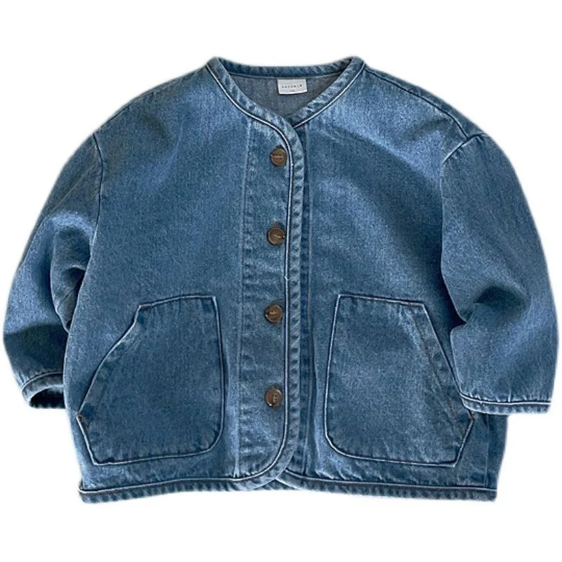 Veelzijdige denim jas voor kinderen lente en herfst. Comfortabel en stijlvol, ideaal voor dagelijks gebruik en diverse outfits.
