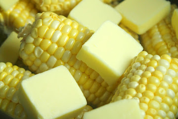 Slow Cooker Sweet Buttery Corn on the Cob!