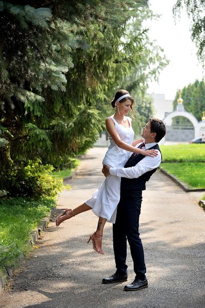 Svatební fotograf Oksana Astrova (astrova). Fotografie z 27.července 2019