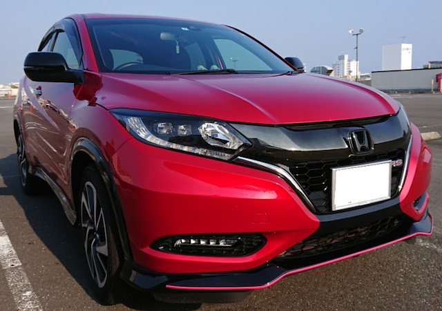 ホンダ ヴェゼルを華麗にカスタム By トムトム 18 06 27 赤黒ヴェゼルお気に入りの黒いスポイラー ジェイド用を加工 自作です 大きすぎるので小さくしまし Cartune